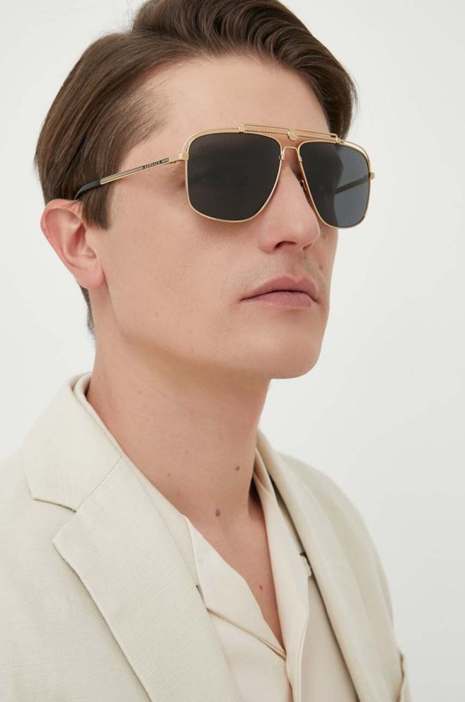 Сонцезахисні окуляри Versace чоловічі колір золотий (2283587)