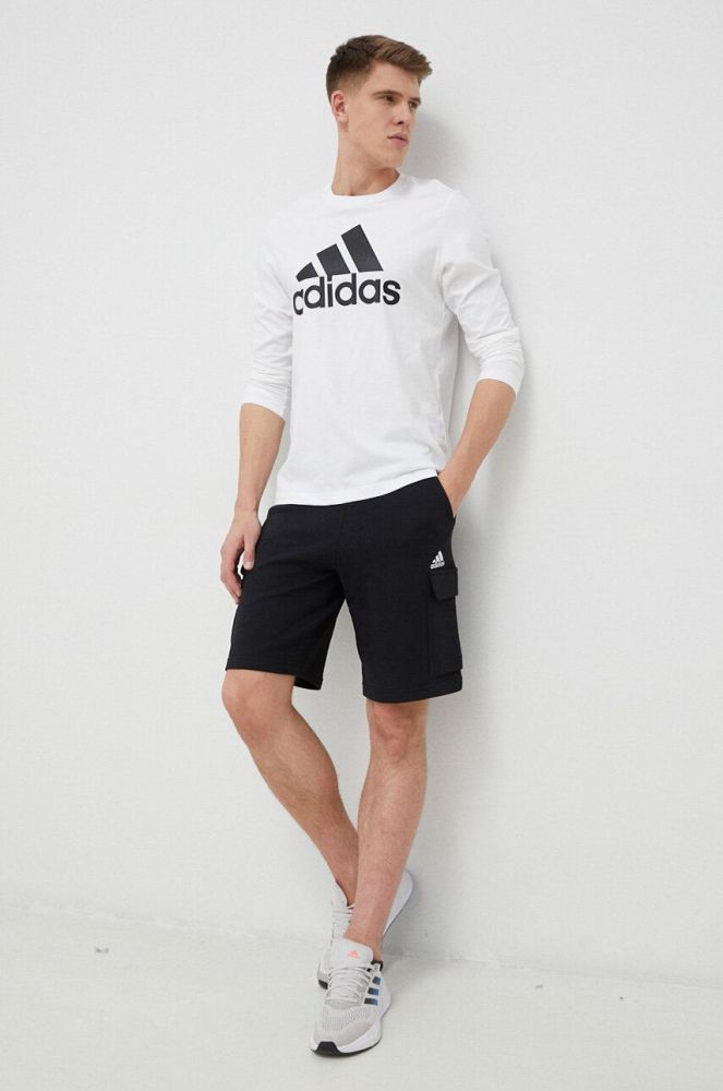 Бавовняний лонгслів adidas колір білий з принтом